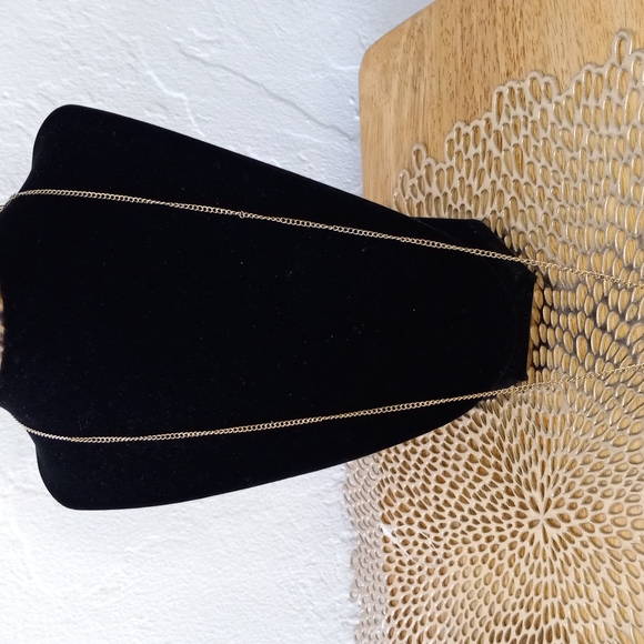 Owl feather necklace with long gold chain - Picture 3 of 6